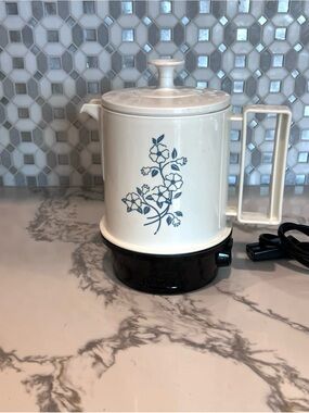 Regal 5 Cup Poly Hot Pot Electric 500W White Black Plastic Model 7427